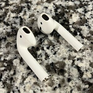 Apple AirPods with Charging Case